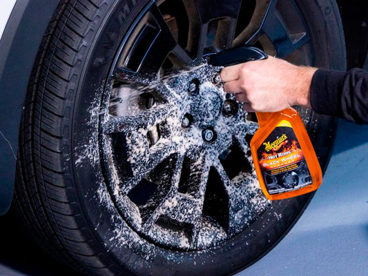 Hot Rims Black Wheel Cleaner, 704 ML - SWEDISHGLOSS