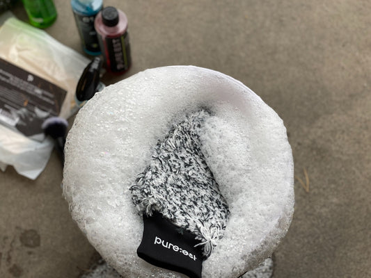 Pure:est Tvätthandske mikrofiber – SvartVit - SWEDISHGLOSS